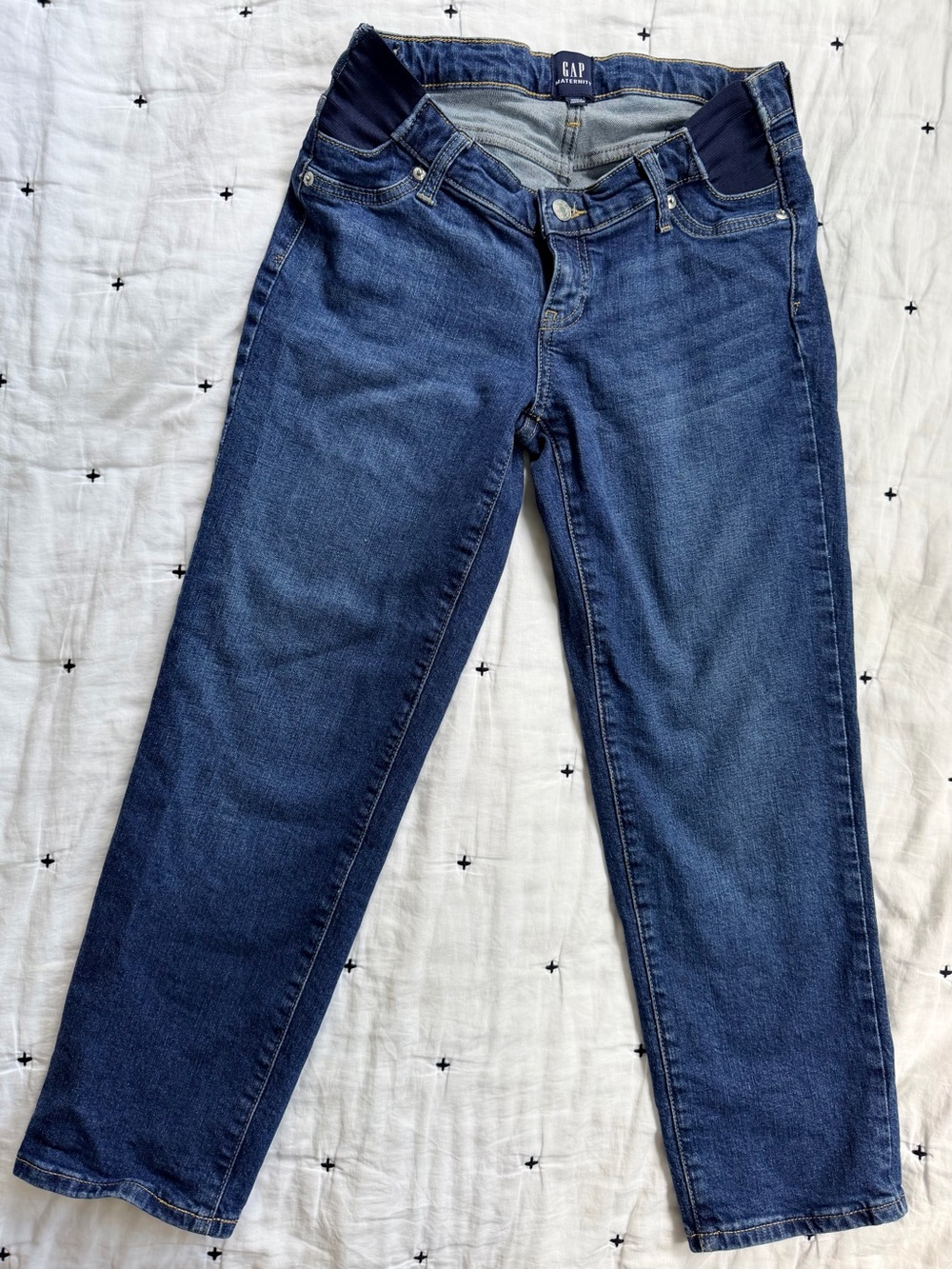 GAP Maternity Straight-Leg Crop Women’s Jeans in Dark Blue Wash